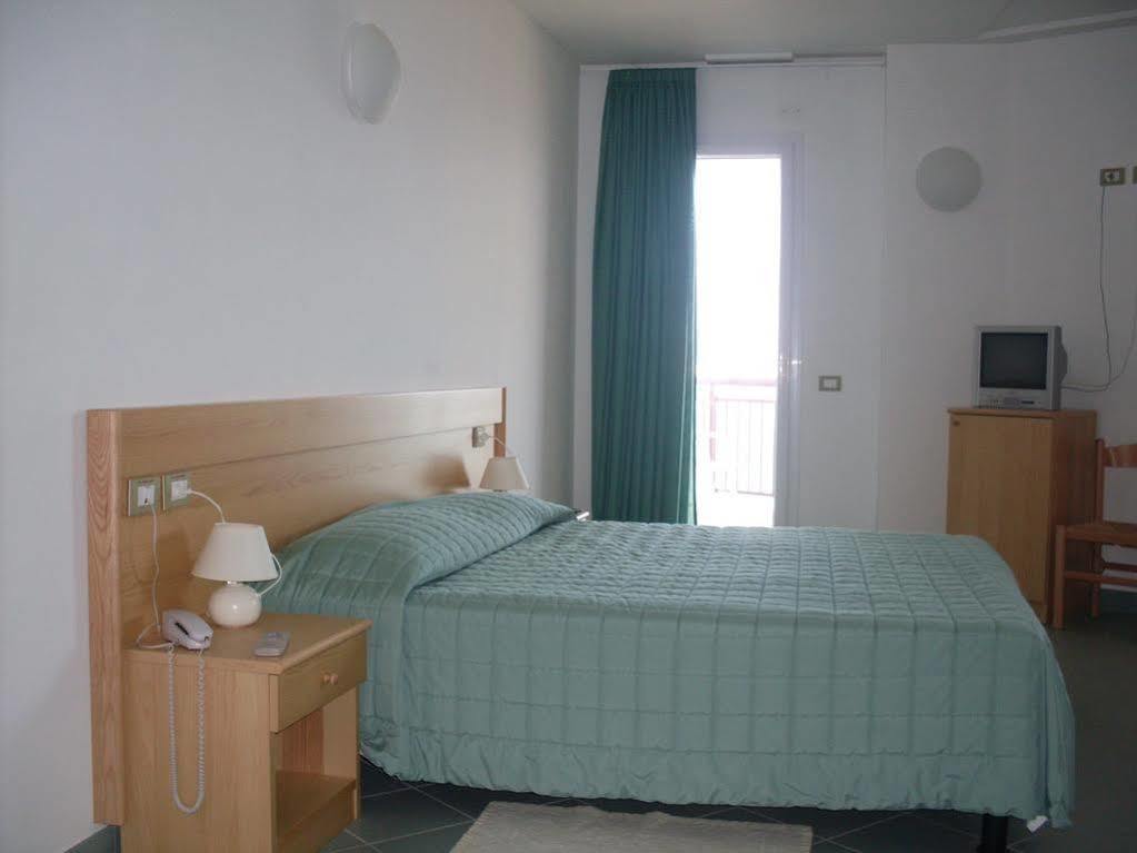 Hotel Soleado Альгеро Экстерьер фото